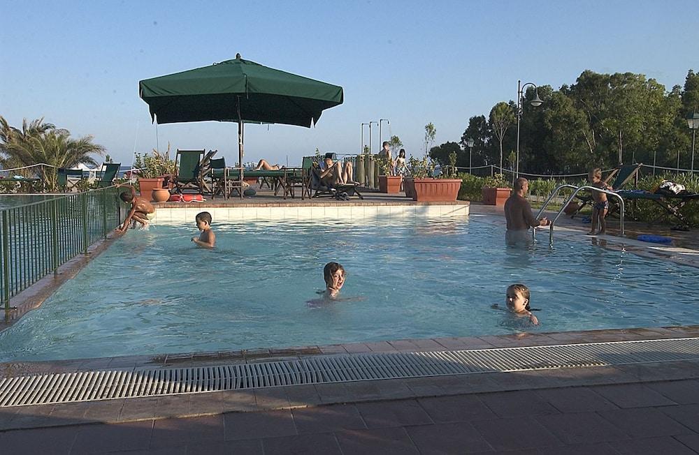 Marina Del Marchese Beach Resort Botricello Exterior foto