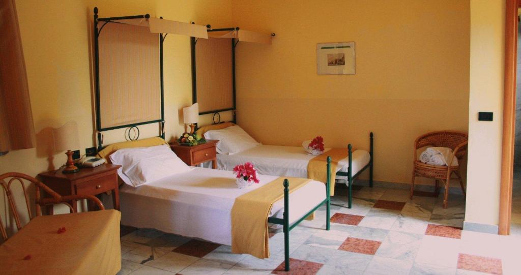 Marina Del Marchese Beach Resort Botricello Exterior foto